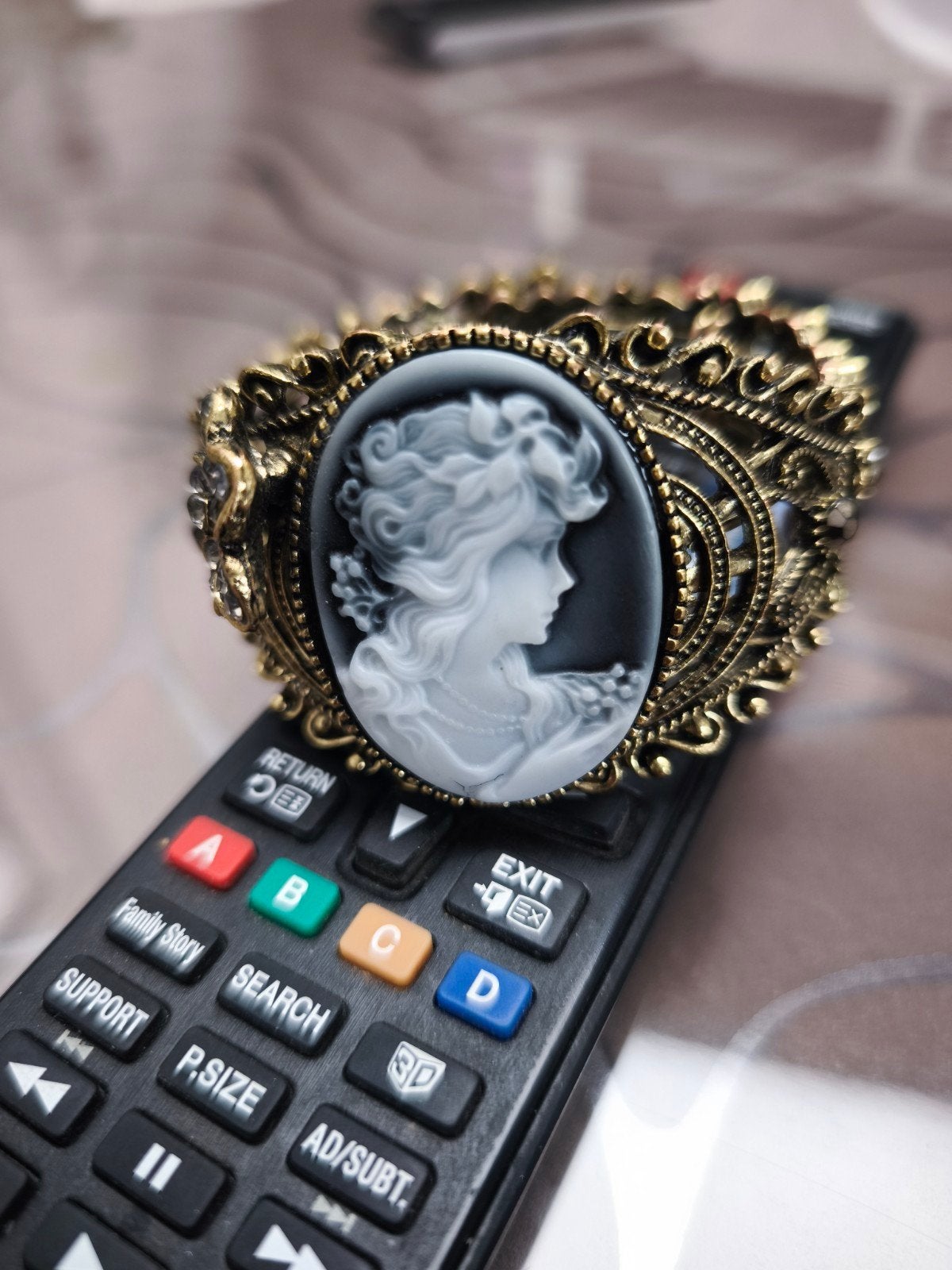 Magnifique bracelet  orné d’un camée., Enlèvement ou Envoi