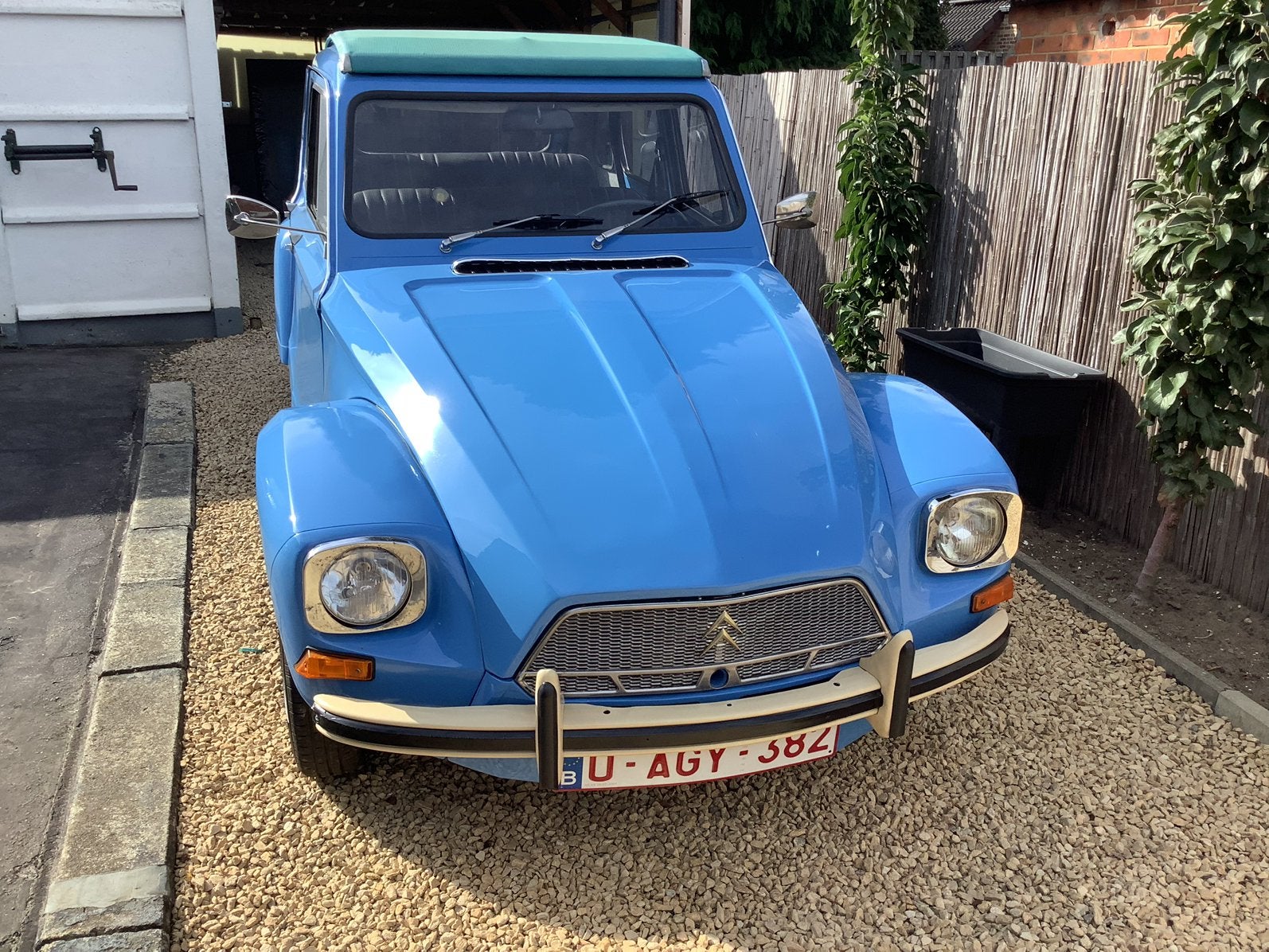 Oldtimer Citroen dyane met 600 motor is rijklaar, foto 2