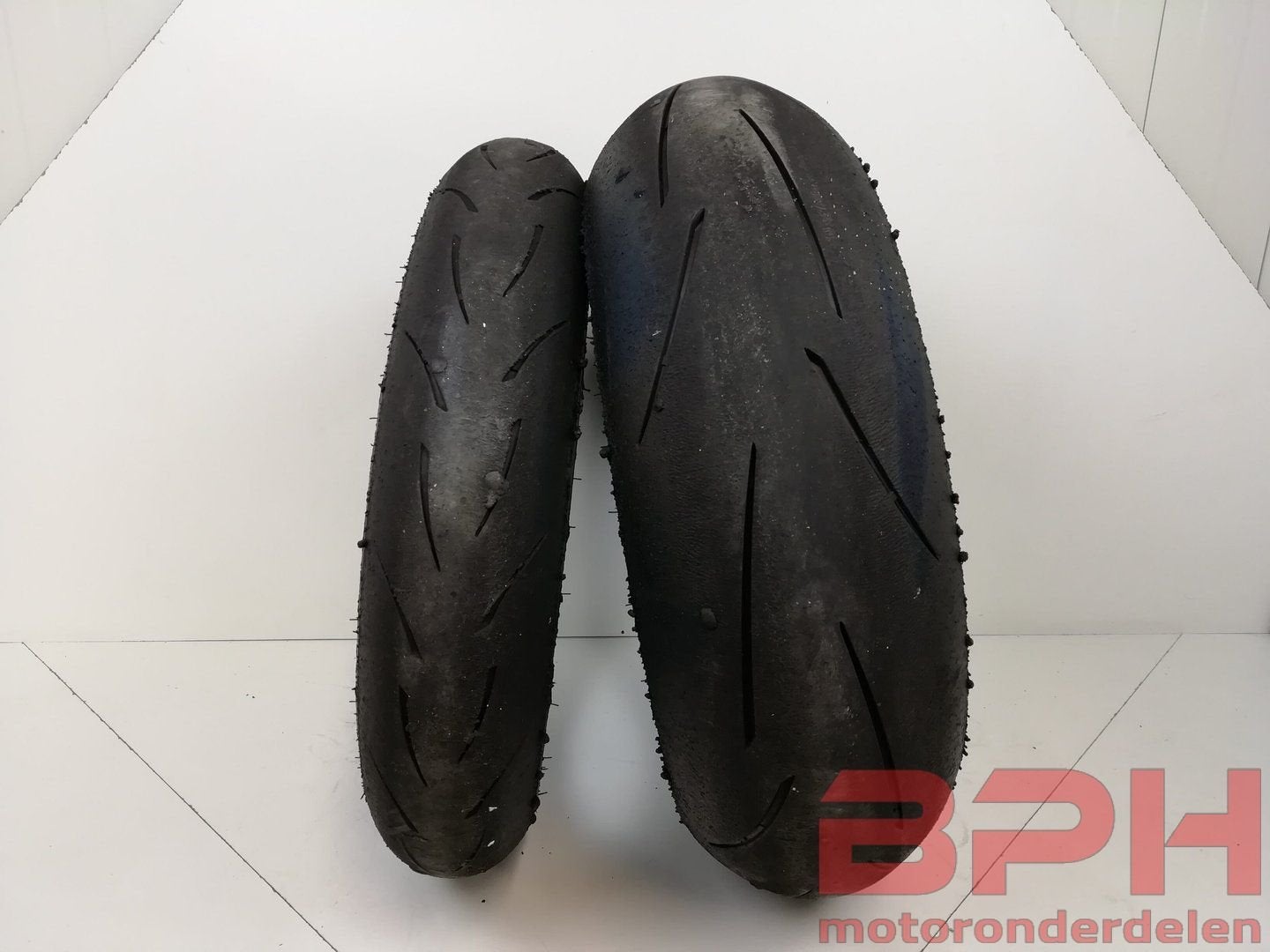 Gebruikte circuitbanden Metzeler Racetek RR 120/70/ZR17 / 20, Motos, -, Utilisé, -, -