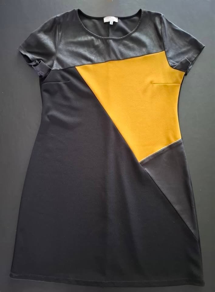 Robe Cassis. Taille 44. Très bon état, Kleding | Dames, Sportkleding, Ophalen