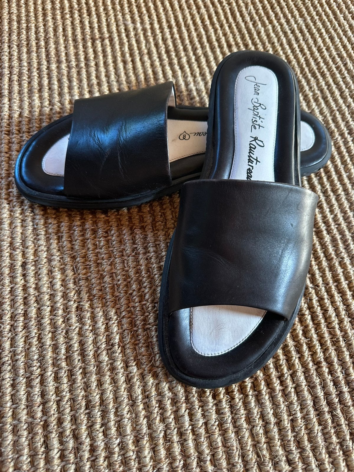 Slippers leder van Jean-Baptiste Rautureau (maat 40), Kleding | Heren, Ophalen of Verzenden, Zo goed als nieuw, Zwart, Slippers