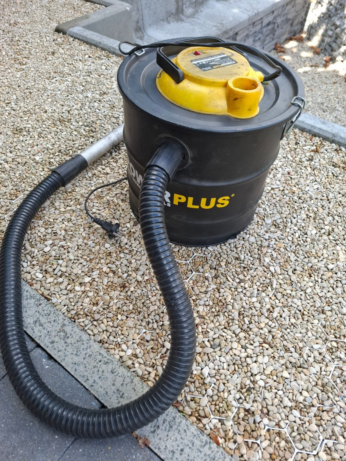 Aspirateur PowerPlus Ash, Enlèvement, Utilisé