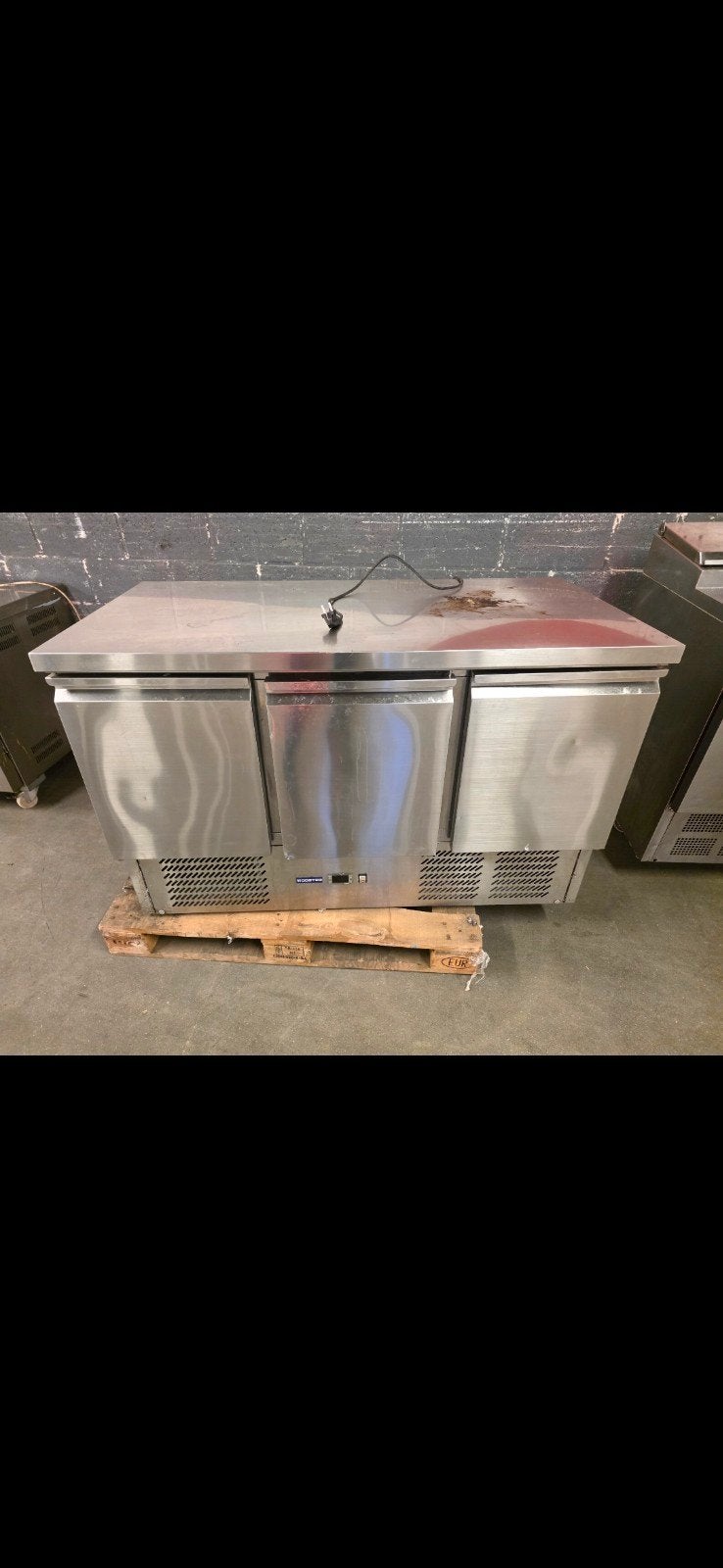 Tour réfrigéré professionnel 3 portes inox – Table réfrigéré