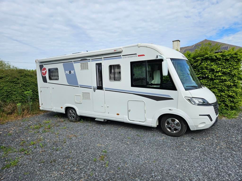 Camper Pilot 720 avec 18000 km, Caravanes & Camping, Camping-cars, Siège de train, Alarme, Toilette à cassette, Fiat