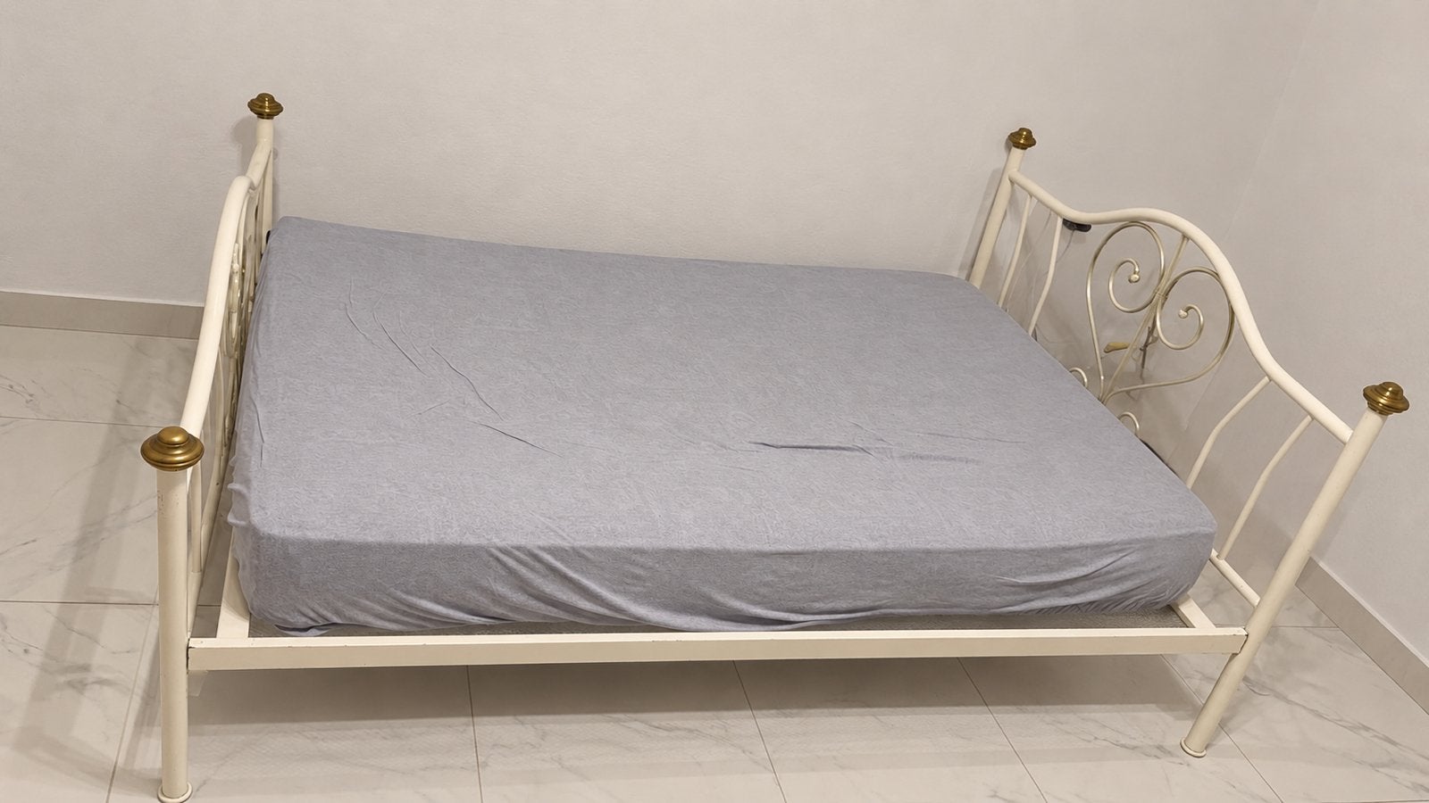 Bed met matras, Ophalen, Zo goed als nieuw, Matras