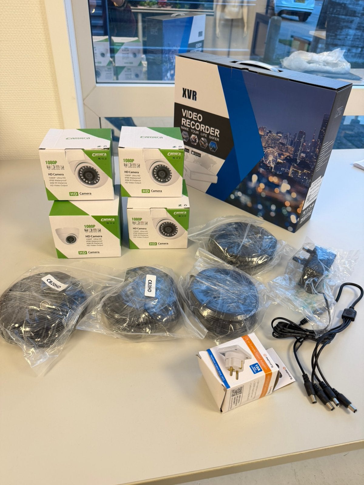 Complete Beveiligingscamera Set 4x camera 1080P DVR 1TB HD, Audio, Tv en Foto, Ophalen of Verzenden, Nieuw