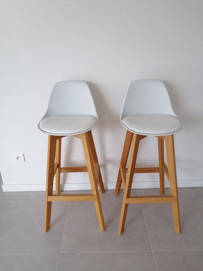 Tabouret de bar blanc Maison du Monde, Maison & Meubles, 90 cm ou plus, Avec repose-pieds, 2 tabourets, Comme neuf