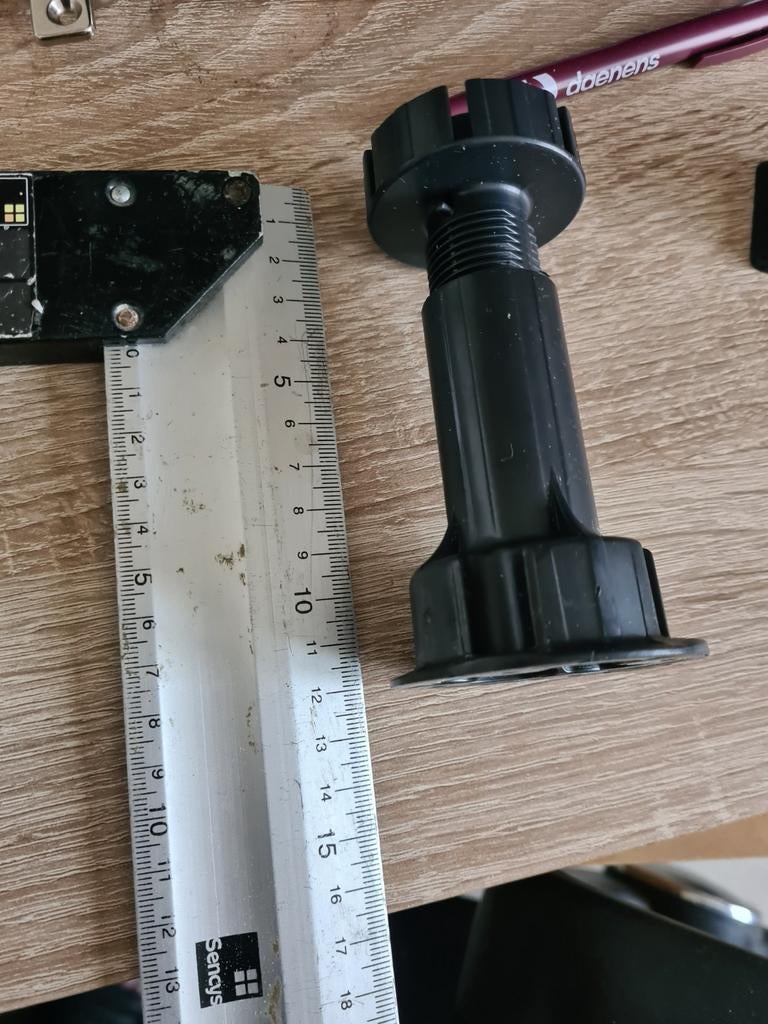 28 Regelbare stelpoten keuken, Ophalen