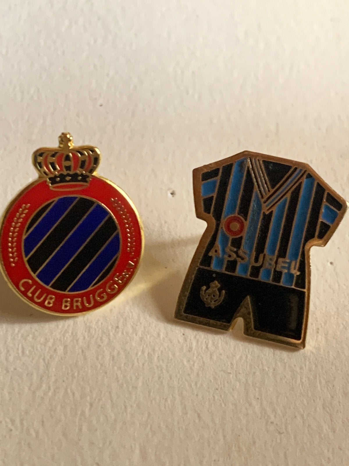 Lot de 2 épinglettes du Club de Bruges, Collections, Enlèvement ou Envoi, Comme neuf