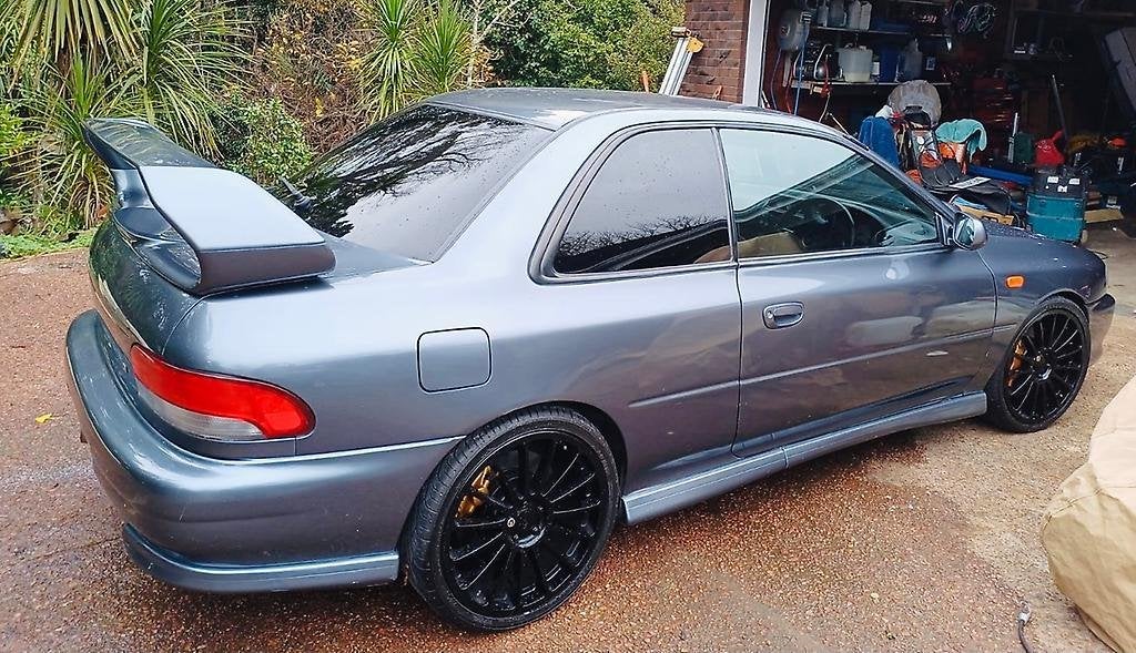 Subaru Impreza Typ R, Autos, Subaru, Particulier, Impreza, Essence, Coupé, 2 portes, Argent ou Gris, Gris, Tissu, Quatre roues motrices / 4X4