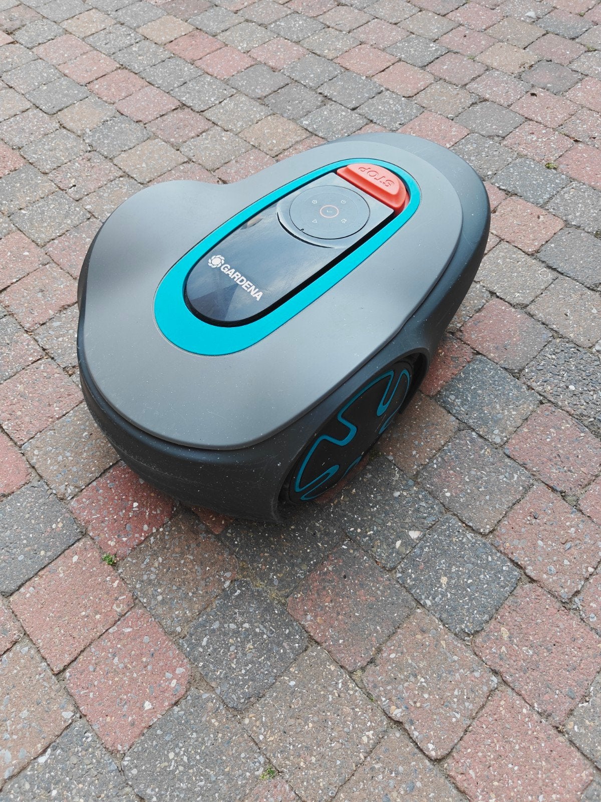 Gardena sileno minimo (zonder lader), Jardin & Terrasse, Tondeuses robotisées, 20 à 25 cm, Comme neuf, Enlèvement, Contrôlable via l'application