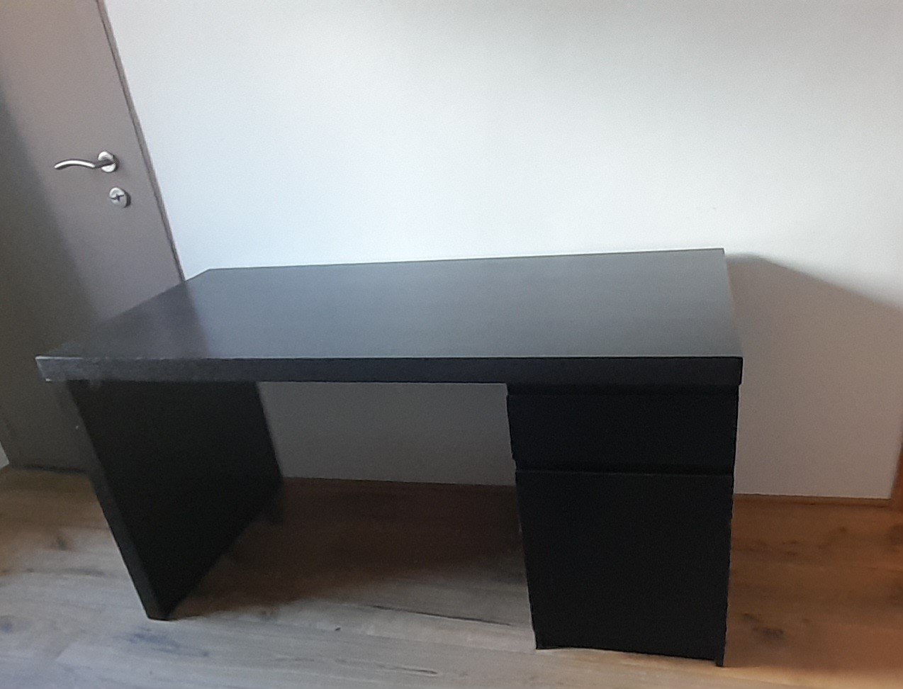 bureau  ikea noir/brun, Enlèvement, Utilisé