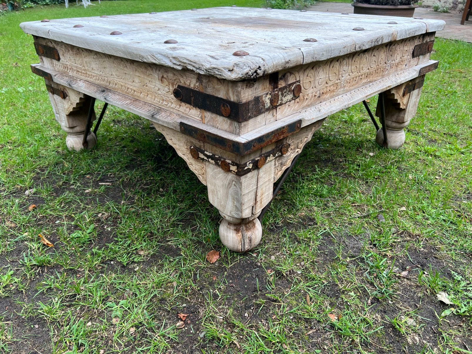 Table de jardin en bois rustique table basse d'extérieur, Enlèvement, Comme neuf
