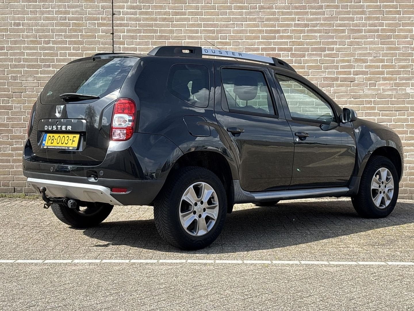 Dacia Duster 1.2 TCe 4x2 Prestige | Airco | Cruise | Navi |, Auto's, Dacia, Duster, Zwart, Bedrijf, Handgeschakeld