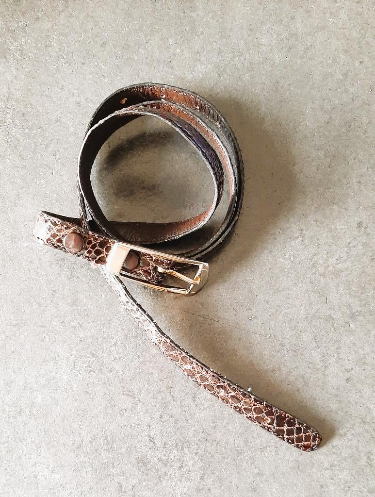 Te koop: Mooie dun ledere slangen riempje, Kleding | Dames, Riemen en Ceinturen, Ophalen, Minder dan 3 cm, Bruin, Echt leder