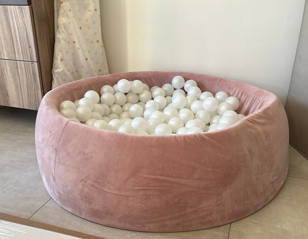 Roze ballenbad witte ballen, Ophalen, Gebruikt, Roze