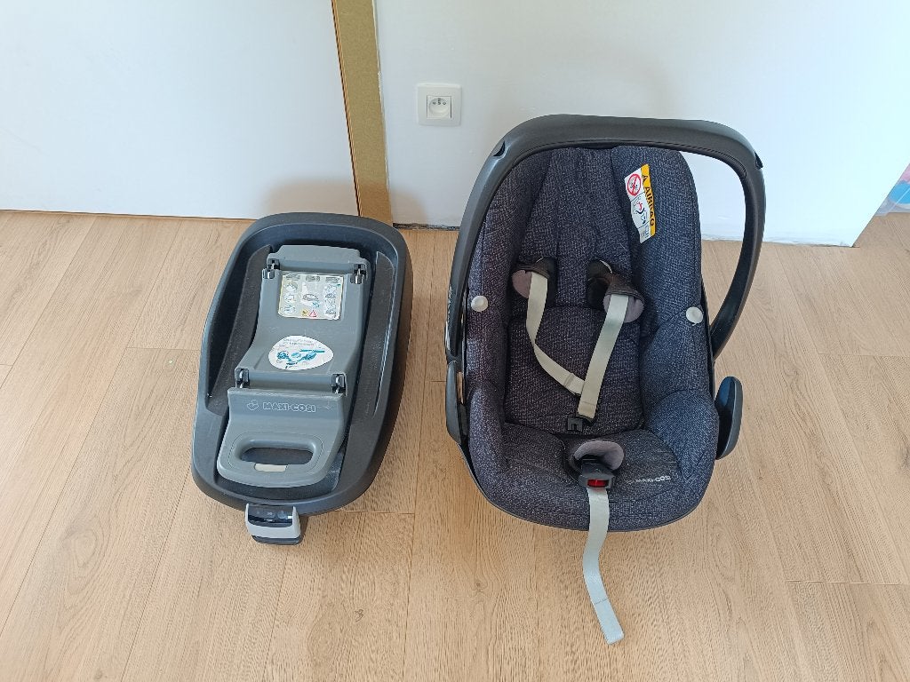 Draagbare autostoel maxi-cosi pebble met isofix, Kinderen en Baby's, Autostoeltjes, Ophalen, Gebruikt, Isofix, 0 t/m 13 kg