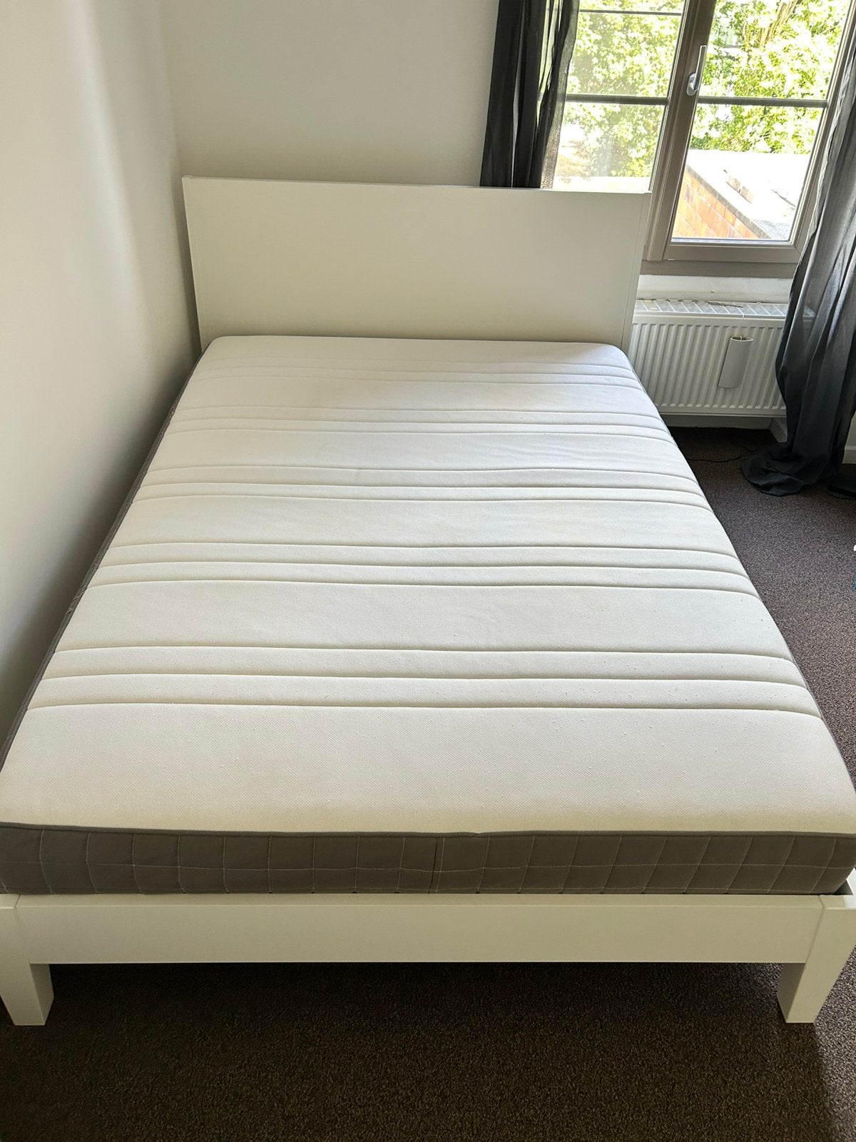 Wit 140x200cm bedframe, lattenbodem en matras IKEA, Maison & Meubles, Chambre à coucher | Lits, 140 cm, Enlèvement, Utilisé, 200 cm