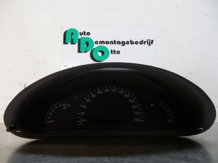 Instrument de bord d'un Mercedes C-Klasse (C-Klasse 00-), 3 mois de garantie, Utilisé, -, -