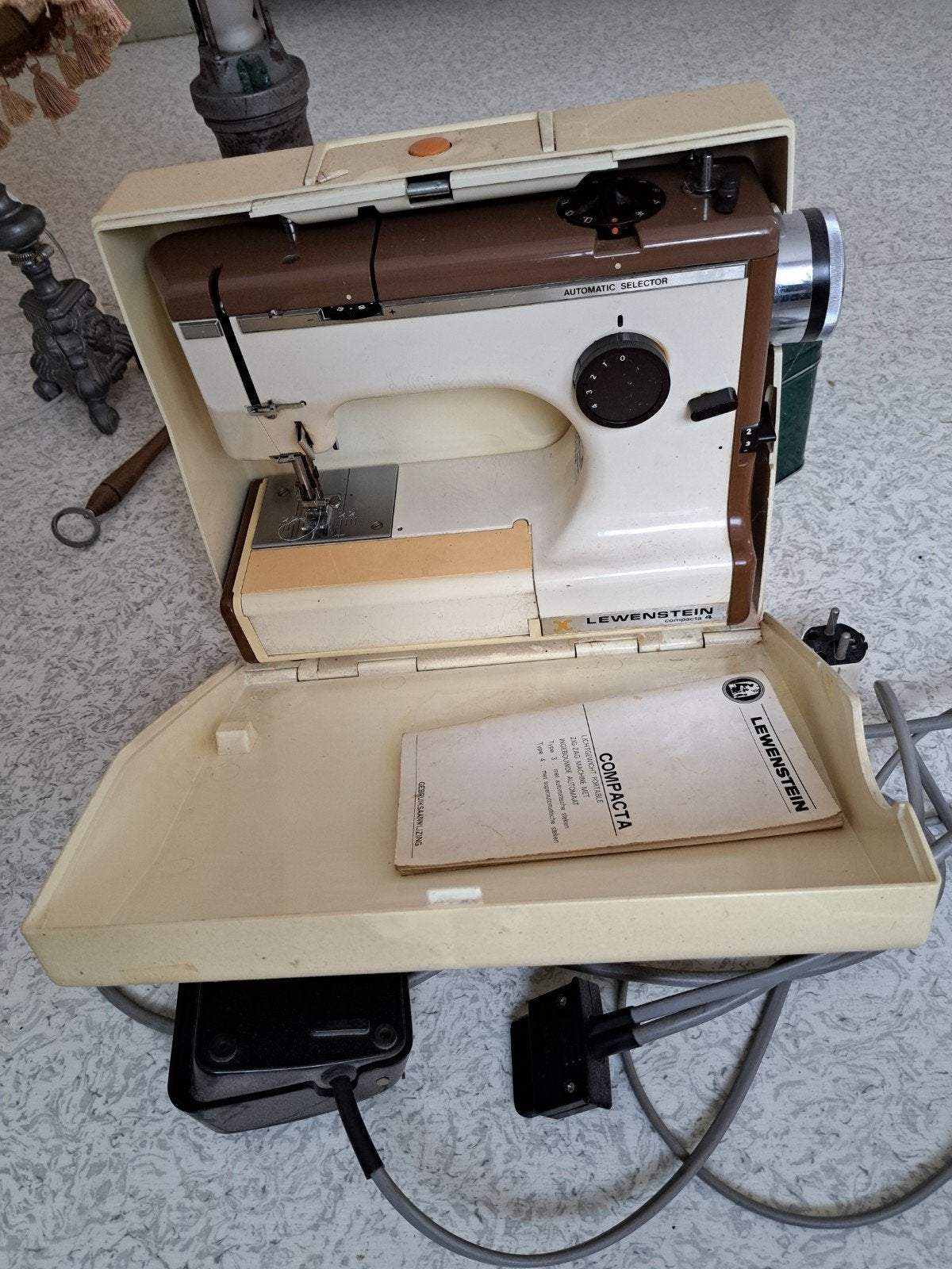 naaimachine Lewenstein, Hobby en Vrije tijd, Ophalen, Naaimachine, Lewenstein