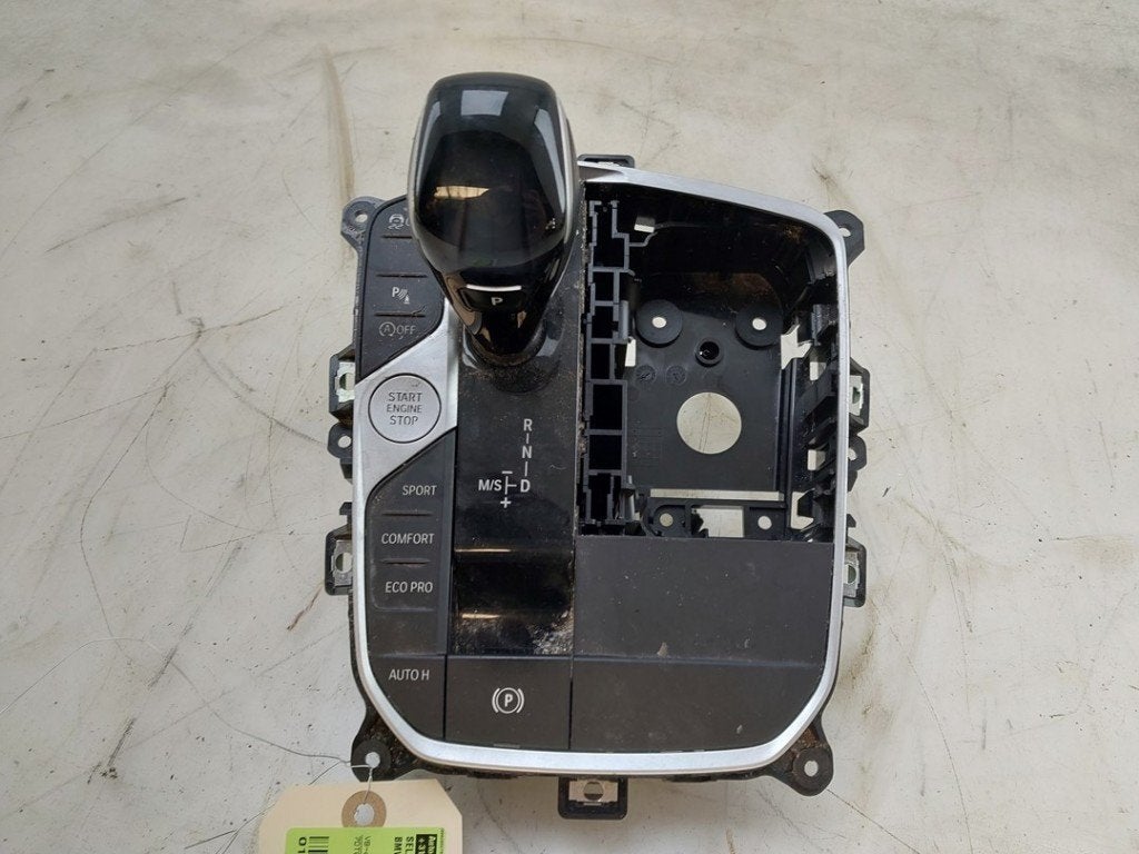 AUTOMAAT POOK BMW 1 serie (F40) (01-2019/-), Gebruikt, BMW, Petuelring 130
80809  München, DE, Bayerische Motoren Werke AG