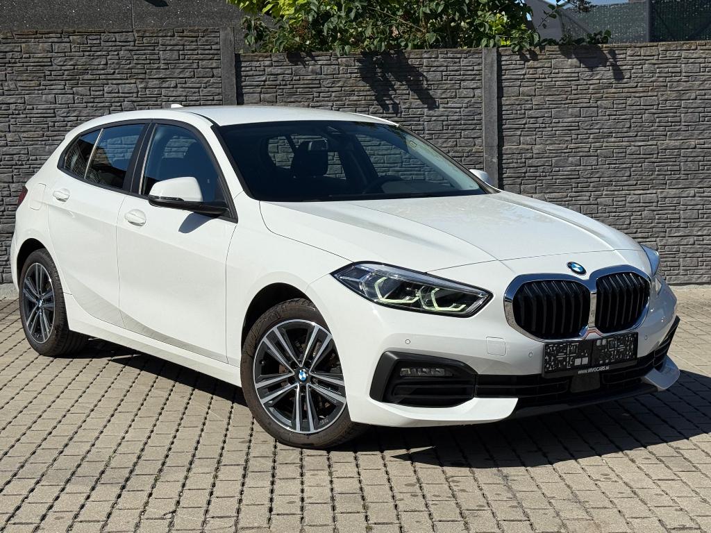 BMW 118 i Automaat "Navigatie/LED/Apple carplay", Wit, Bedrijf, Berline, 130 g/km