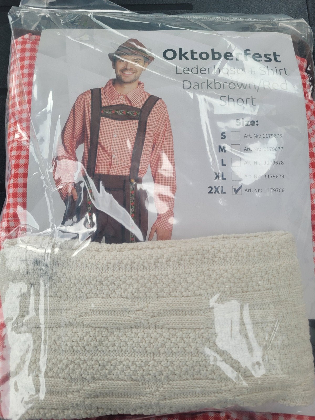 Oktoberfest kledij maat 2XL + kousen maat 43/46, Enlèvement