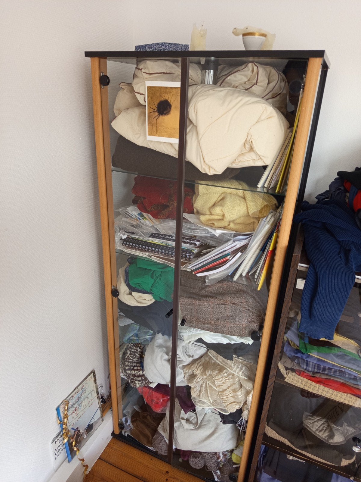 armoire vitrine avec lampe, Maison & Meubles, Armoires | Vitrines, Utilisé