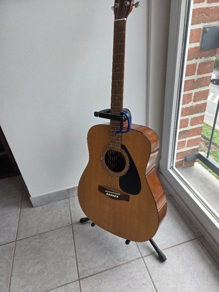 Guitare acoustique Yamaha F310P + Trépied – Très bon état, Enlèvement, Comme neuf, Guitare classique ou espagnole