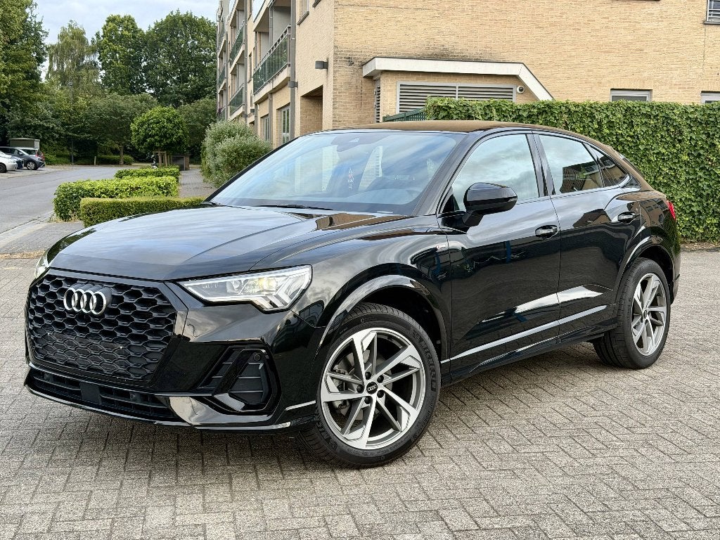 Audi Q3 Sportback S-Line 150PK CarPlay Camera PDC, Autos, Audi, Cuir, Achat, Entreprise, Phares entièrement LED