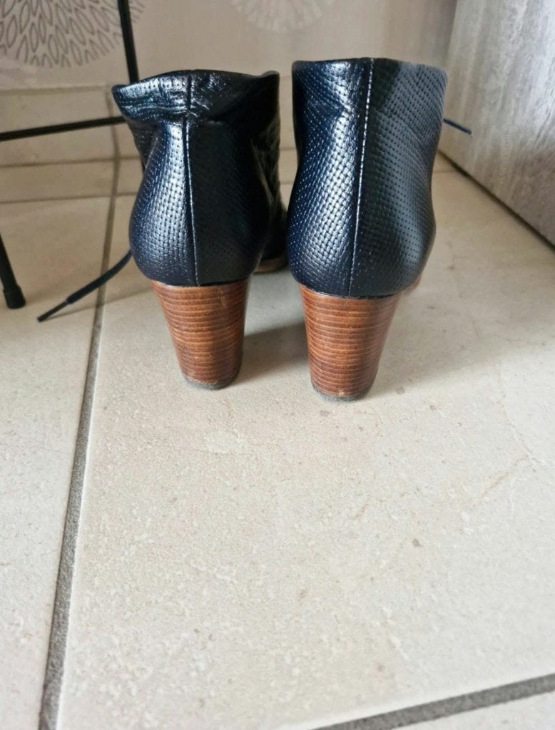 Enkellaarsje merk Zinda, Enlèvement ou Envoi, Comme neuf, Boots et Botinnes, Zinda