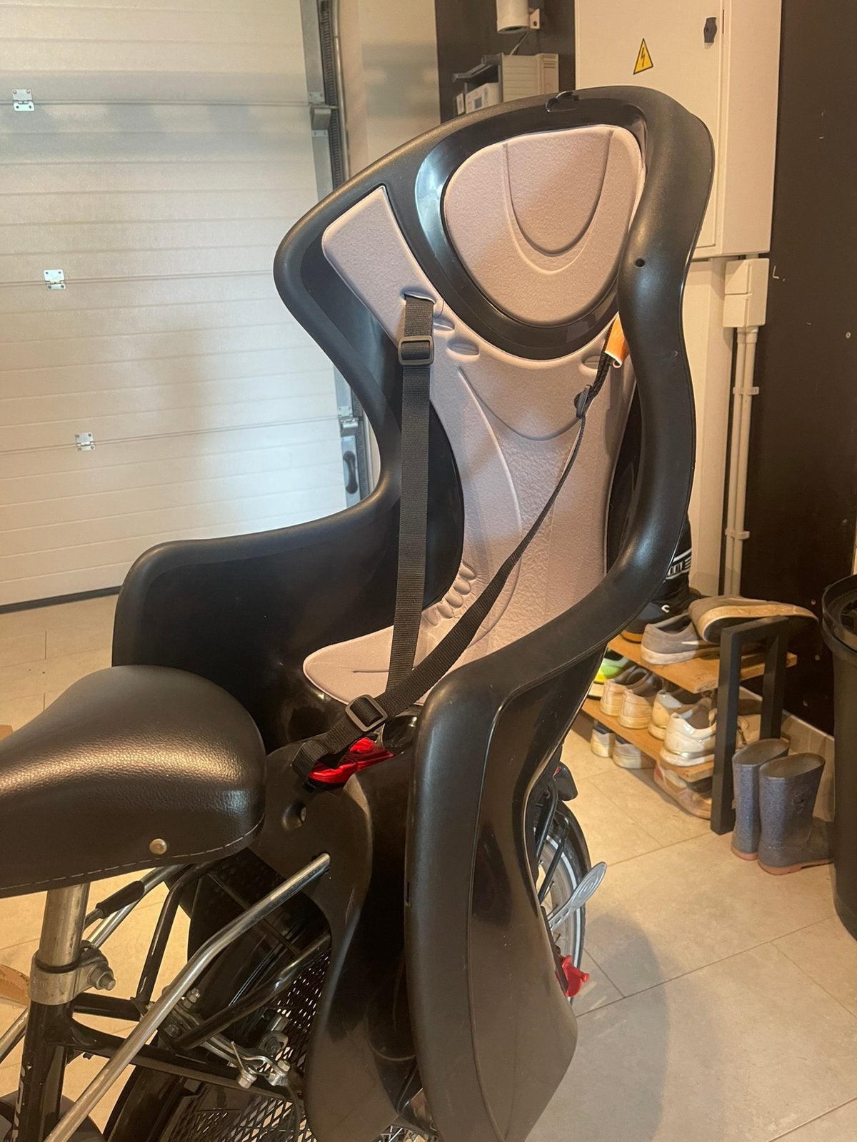 Siège de vélo pour enfant, Repose-pieds, Comme neuf, Enlèvement, 9 à 18 kg