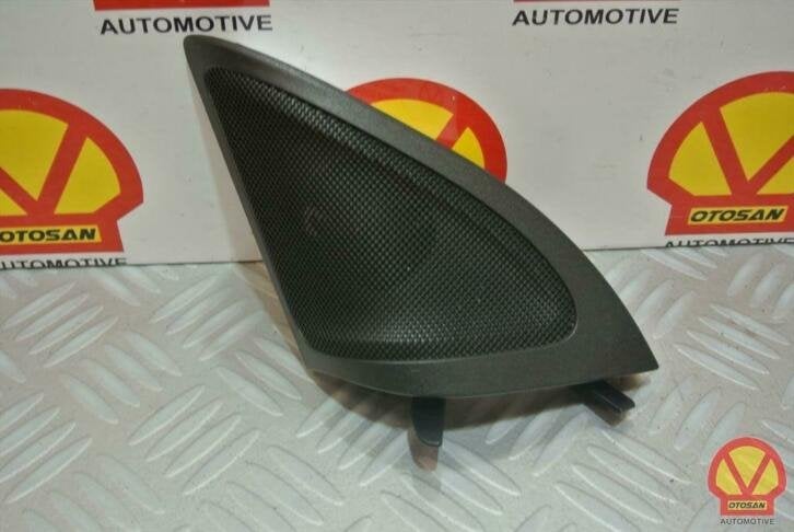 liens de haut parleur de tweeter mercedes benz gla a15672001, Mercedes-Benz AG, Mercedes-Benz, Utilisé, Mercedesstrasse 120
70372  Stuttgart, DE
