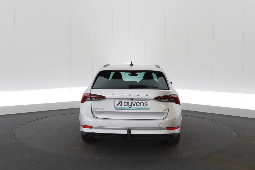 (2BBG974) SKODA OCTAVIA COMBI, Autos, 1395 cm³, Argent ou Gris, Achat, Carnet d'entretien