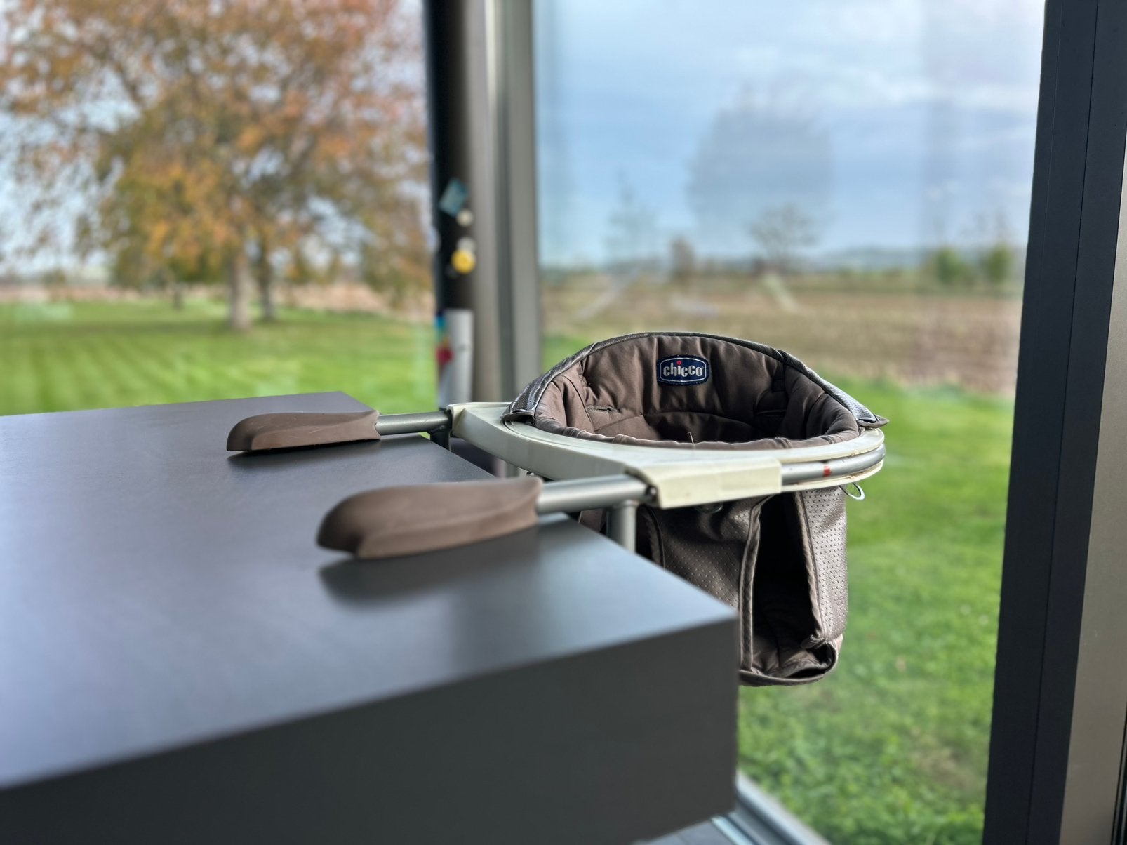 Chaise de table 360 CHICCO suspendue, gris taupe, Enlèvement, Utilisé, Chaise de table