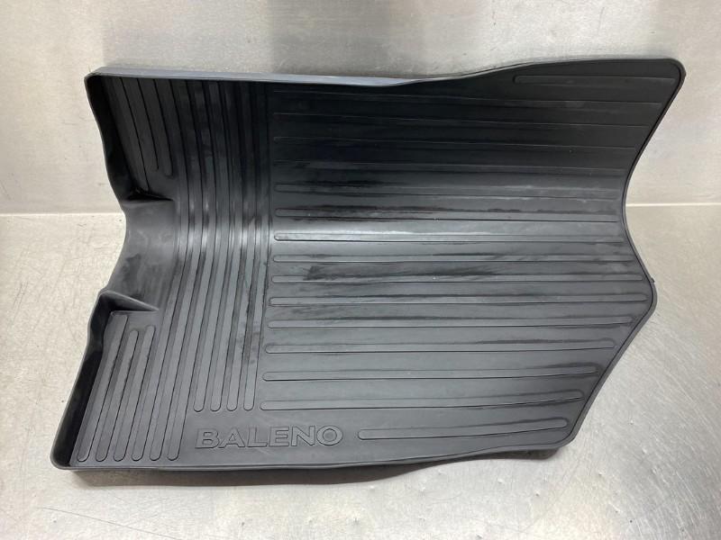 JEU DE TAPIS Suzuki Baleno (EW / FW) (|7590168PL00|), Utilisé, Suzuki
