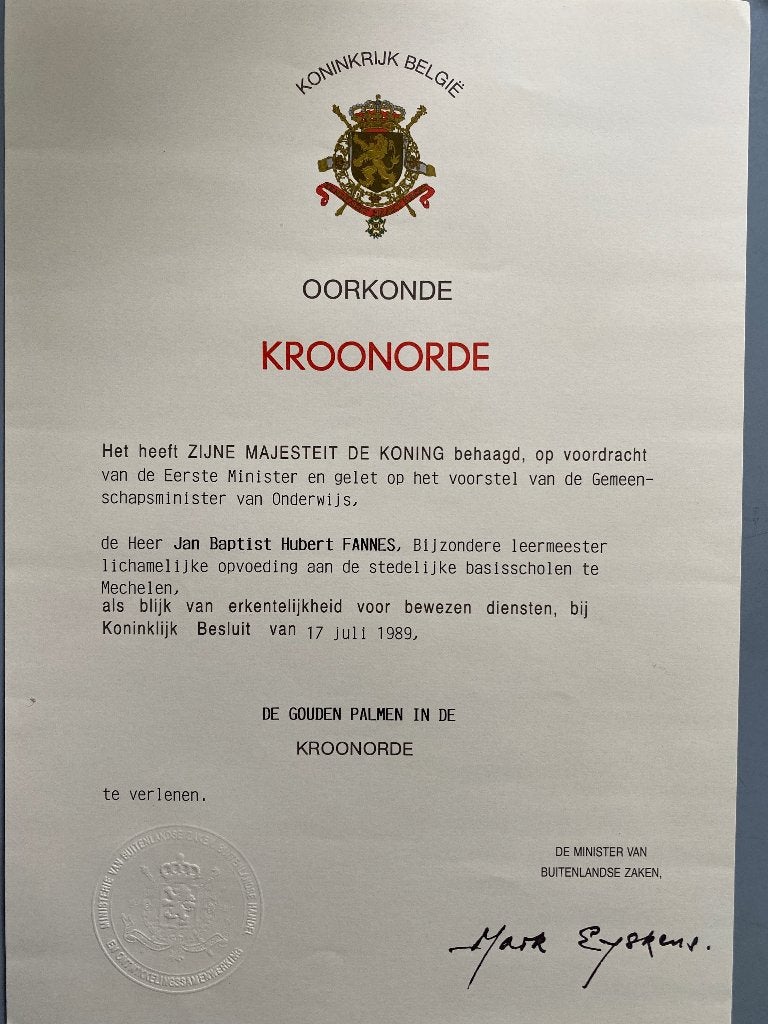 Burgerlijk ereteken 1978 & oorkonde Kroonorde, Timbres & Monnaies, Enlèvement