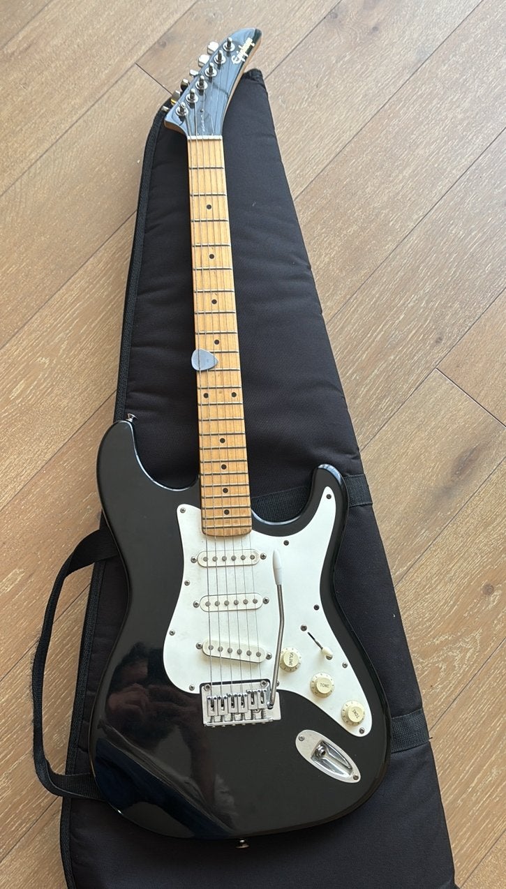 Epiphone S300 ( stratocaster ) 1989 korea, Musique & Instruments, Instruments à corde | Guitares | Électriques, Enlèvement, Comme neuf