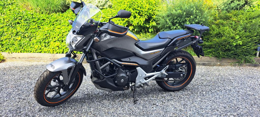 Honda NC 700 SA, 2 cilinders, Nieuw, Particulier, Minimaal motorrijbewijs A2