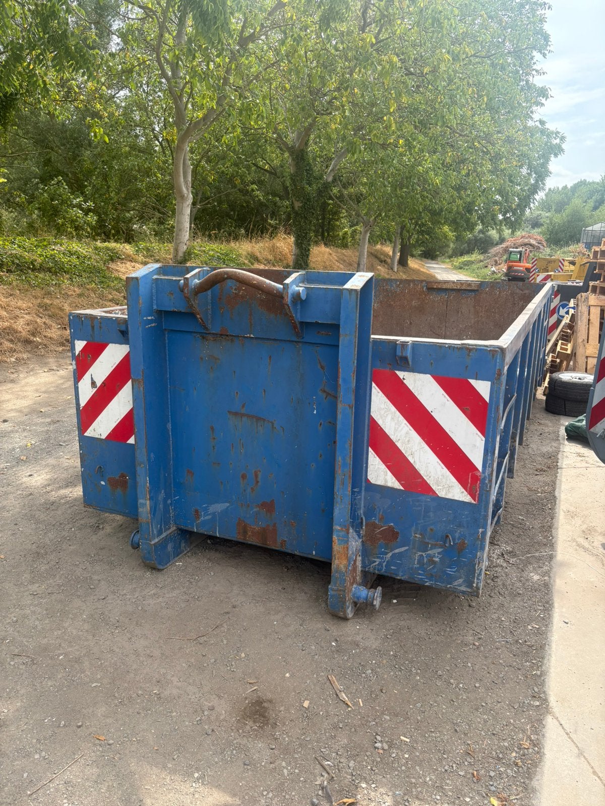 Container 10m3 ( haak & kabelsysteem ), Ophalen