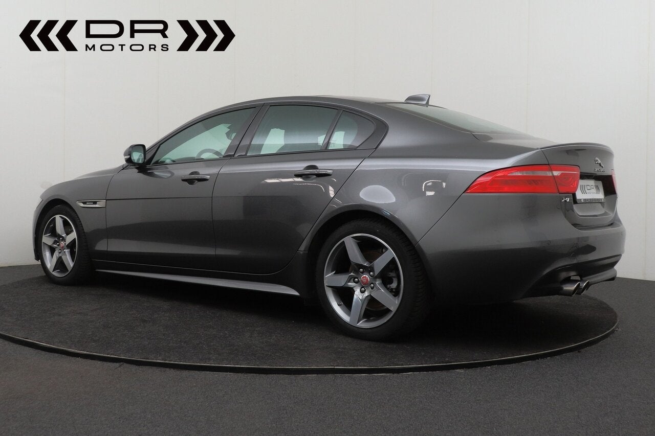 Jaguar XE R- Design - PANODAK - CAMERA - VERW ZETELS - KEYL, Auto's, 4 deurs, Parkeersensor, 4 cilinders, https://public.car-pass.be/vhr/de4ab544-ba5b-4529-8eaf-786bcb5d5cf4
