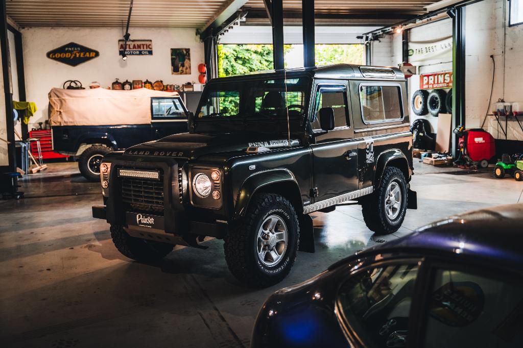 Land Rover Defender 90 SE // TONGA GREEN // ALL INCL, Auto's, Land Rover, Bedrijf, Te koop, 4x4, ABS, Airconditioning, Alarm, Centrale vergrendeling