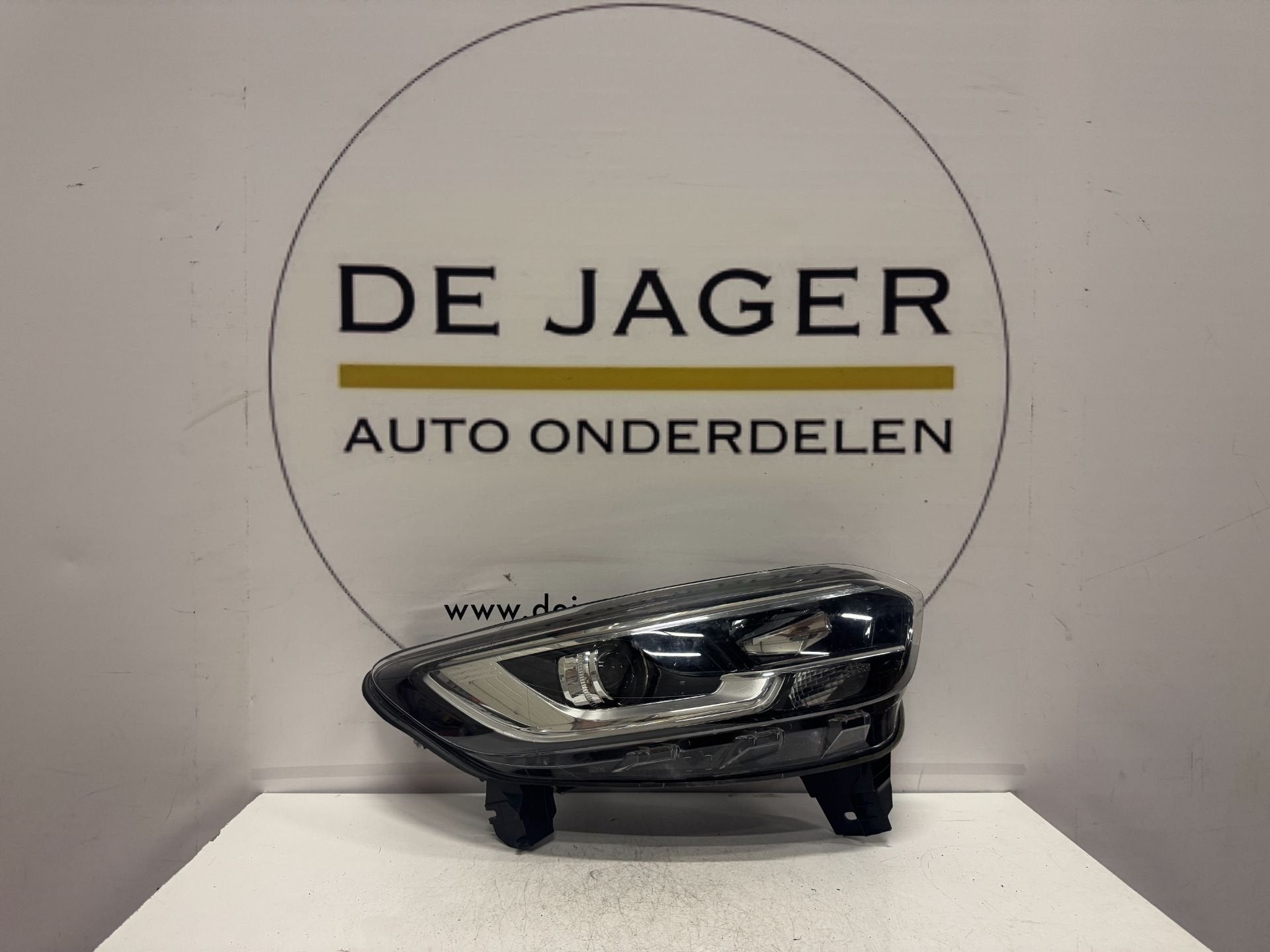 Phare droit Renault Kadjar 260103903R, Renault Group, Contact.group@renault.com, Renault, Utilisé