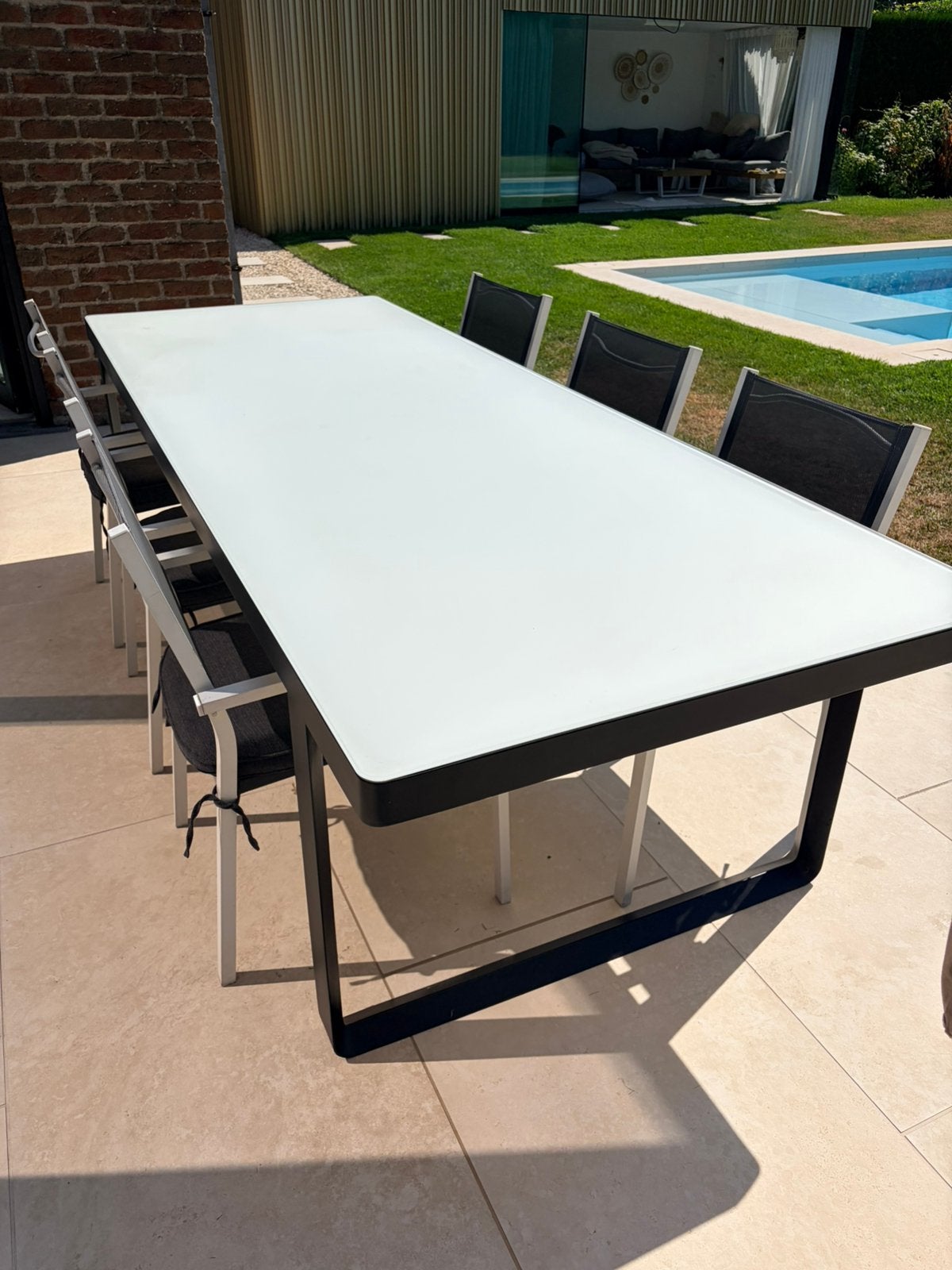 Tuintafel met glazen blad, Ophalen, Zo goed als nieuw
