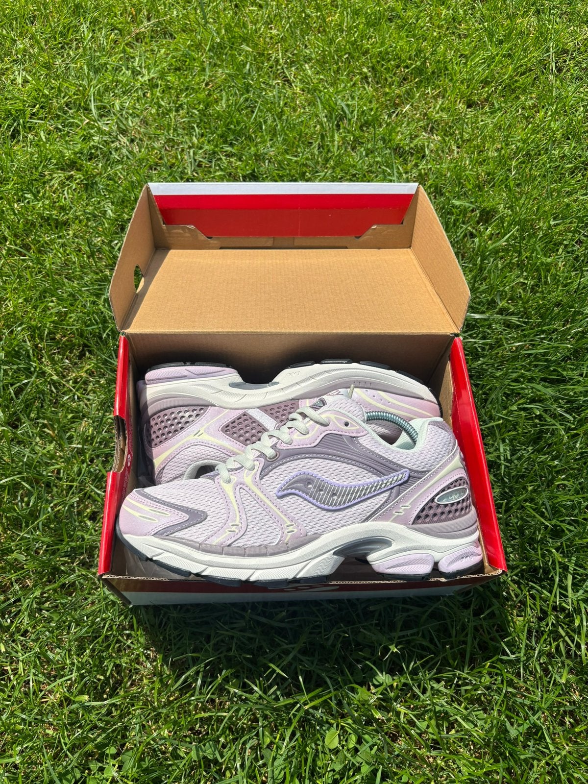 Saucony Triumph 4, Neuf, Enlèvement ou Envoi, Saucony, Autres sports