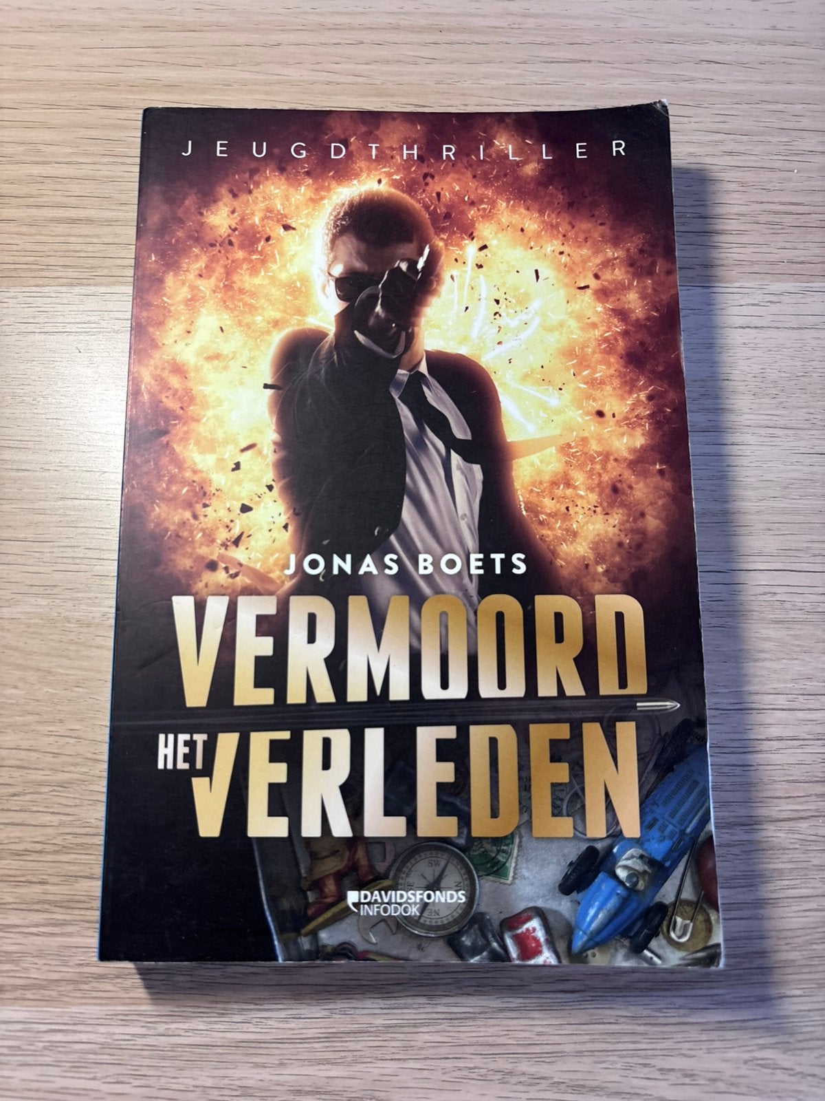 Boek Vermoord het Verleden, Enlèvement ou Envoi, Neuf
