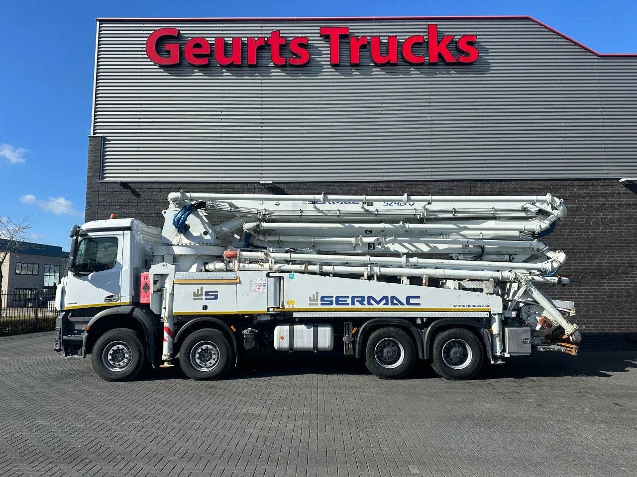 Mercedes-Benz Arocs 4451 8X4 + SERMAC 5Z42 BETONPOMP/BETONPU, Autos, Camions, Achat, Euro 6, Mercedes-Benz, Diesel