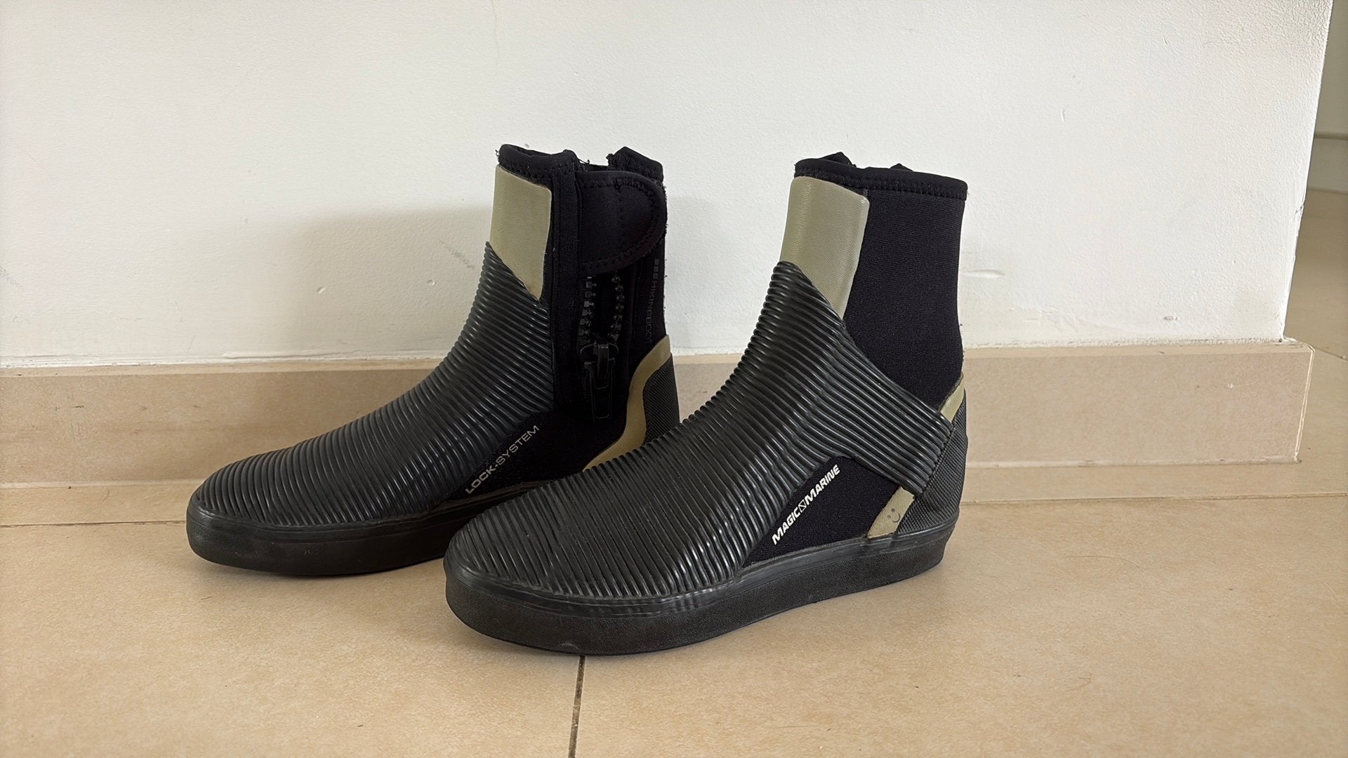Zeilschoentjes/catamaran maat 36/37, Watersport en Boten, Ophalen, Zo goed als nieuw, Kind, Zeil- of Surfschoenen