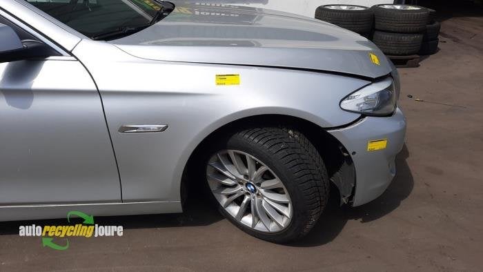 Scherm rechts-voor van een BMW 5-Serie (354), Gebruikt, -, -, 3 maanden garantie