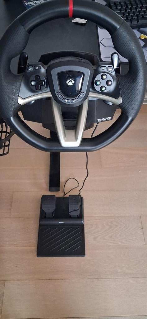 Hori racestuur+pedalen, Ophalen of Verzenden, Zo goed als nieuw, Stuurtje of Sportattribuut, Xbox Series S